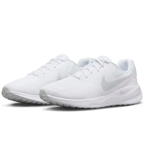 Size 9 - Nike Revolution 7 Men's White Silver Running Sneakers New In Box
